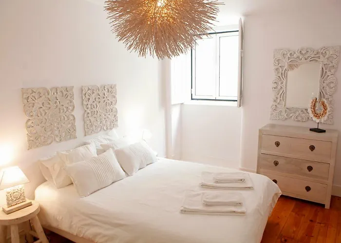 Apartment Old Fence - By Mayoral