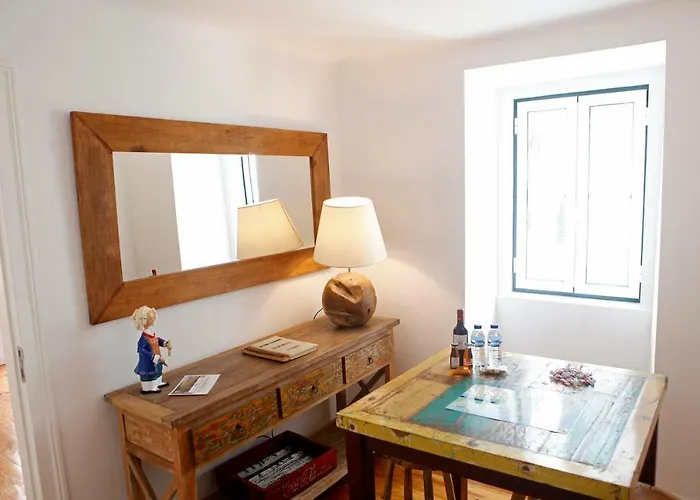 Old Fence - By Mayoral Apartment Lisbon